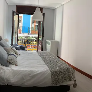 https://la-puerta-verde-casco-viejo-old-town.sansebastianhotels.net